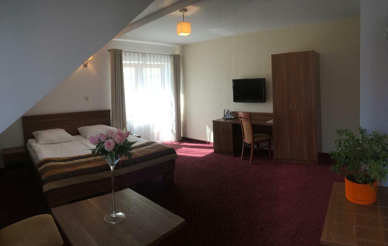 Hotel Dyminy Kielce Kültér fotó