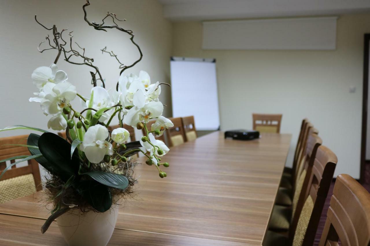 Hotel Dyminy Kielce Kültér fotó