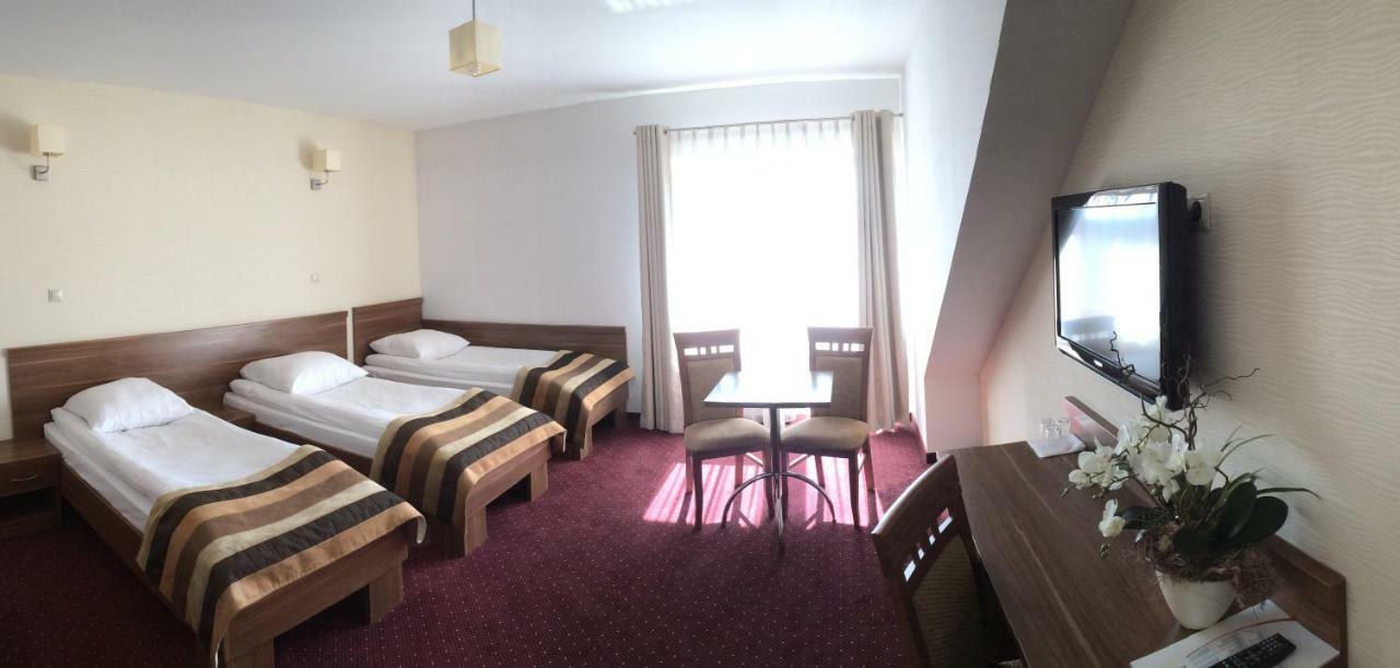 Hotel Dyminy Kielce Kültér fotó